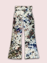 Load image into Gallery viewer, Black &amp; Blue Yoga pants &amp; shirts